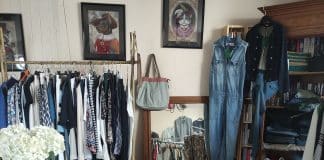L'ARMOIRE DE FLORA